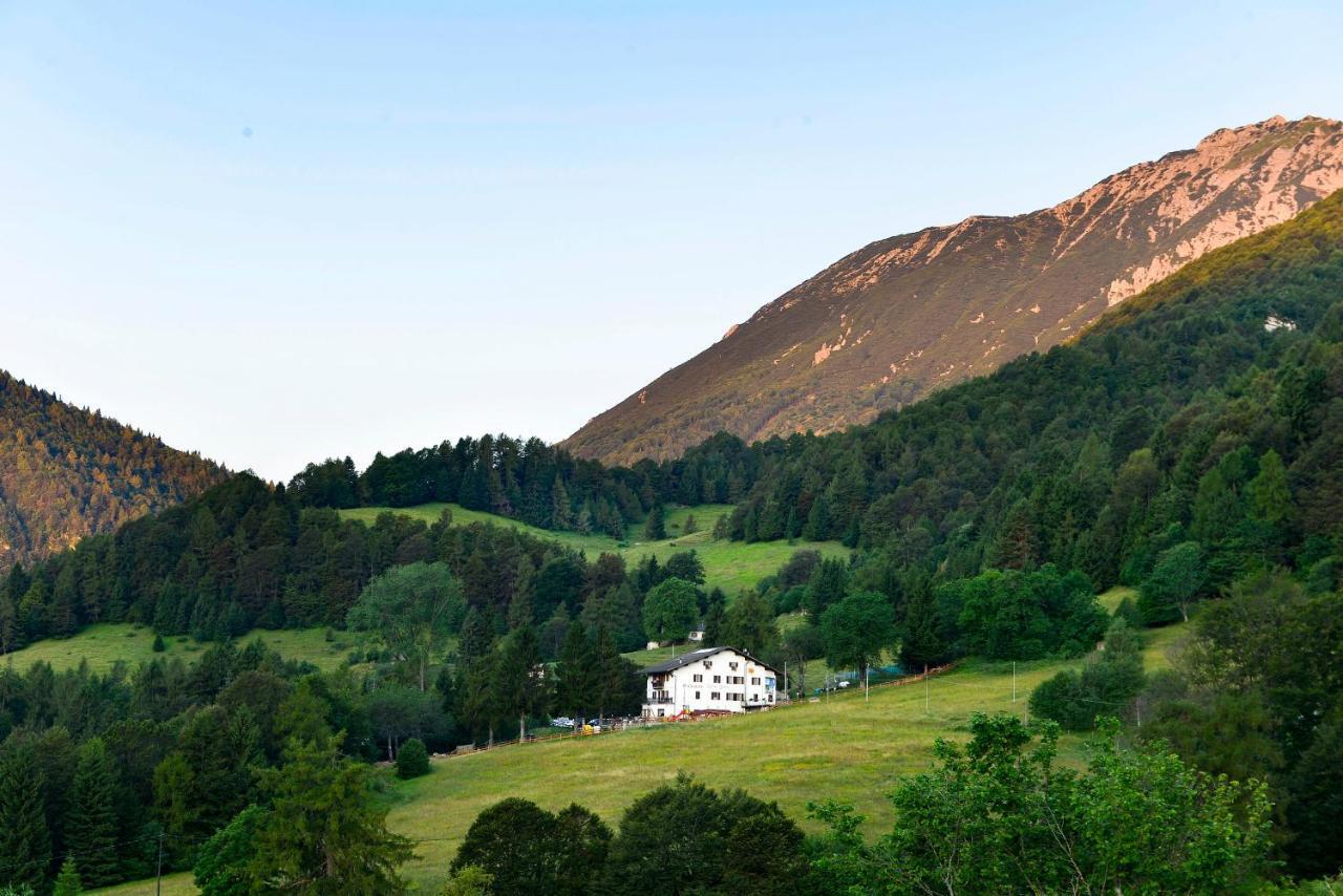 Rifugio Monte Baldo Hotel Avio Exterior foto